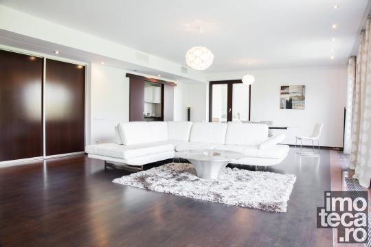 4 bedrooms apartment, with park view